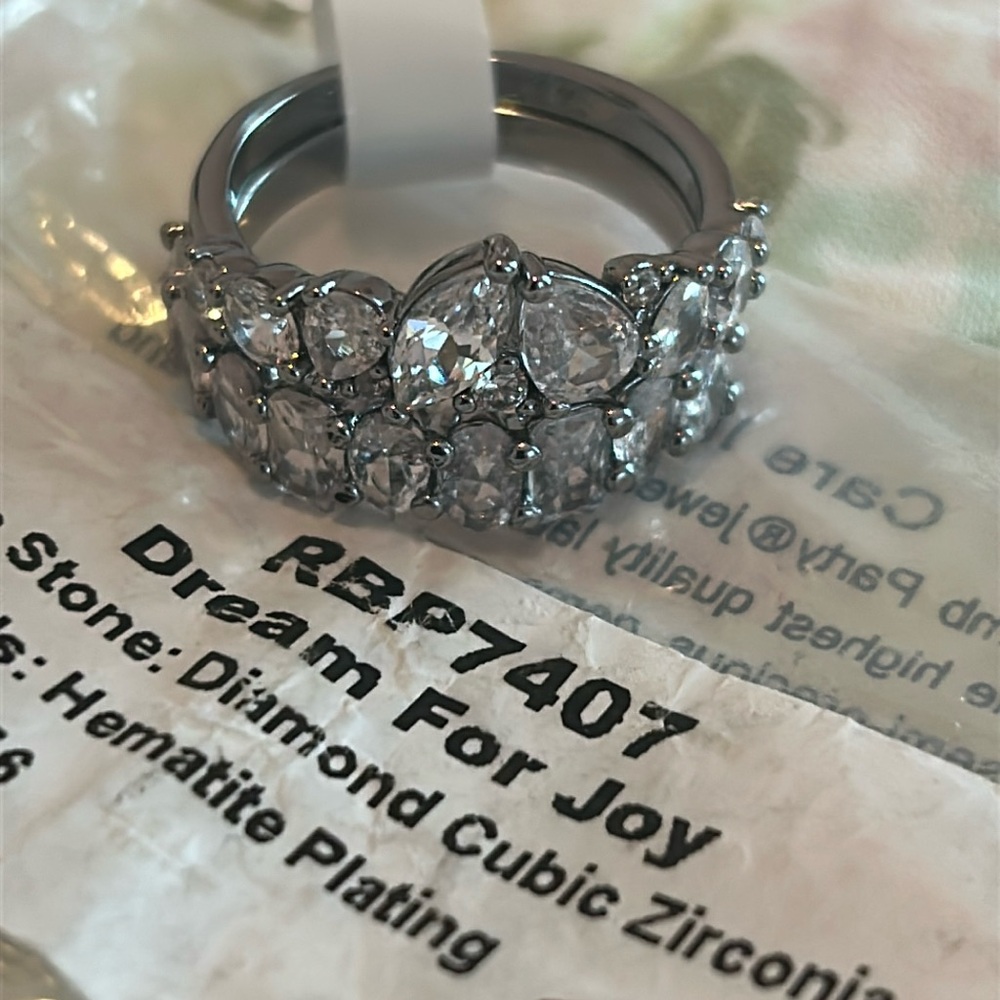 Bomb party ring size 7